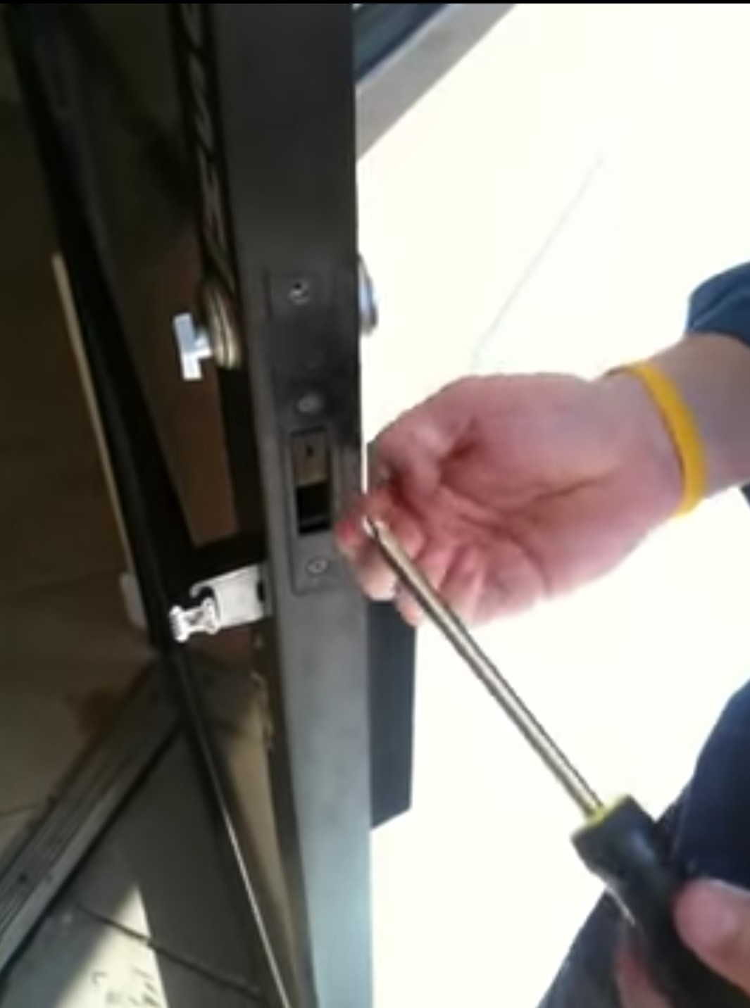 5 Foolproof Tips to Avoid Getting Scammed by a Fraudulent Locksmith