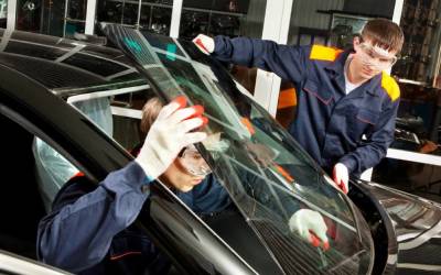 What Factors Should You Consider When Choosing a Windshield Replacement Company in Scottsdale?