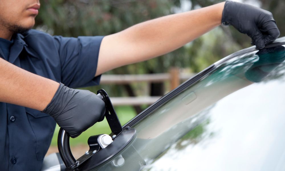 Phoenix Windshield Laws and Auto Glass Repair Safety