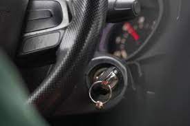 How Do Car Locksmiths Solve Ignition Problems Efficiently?