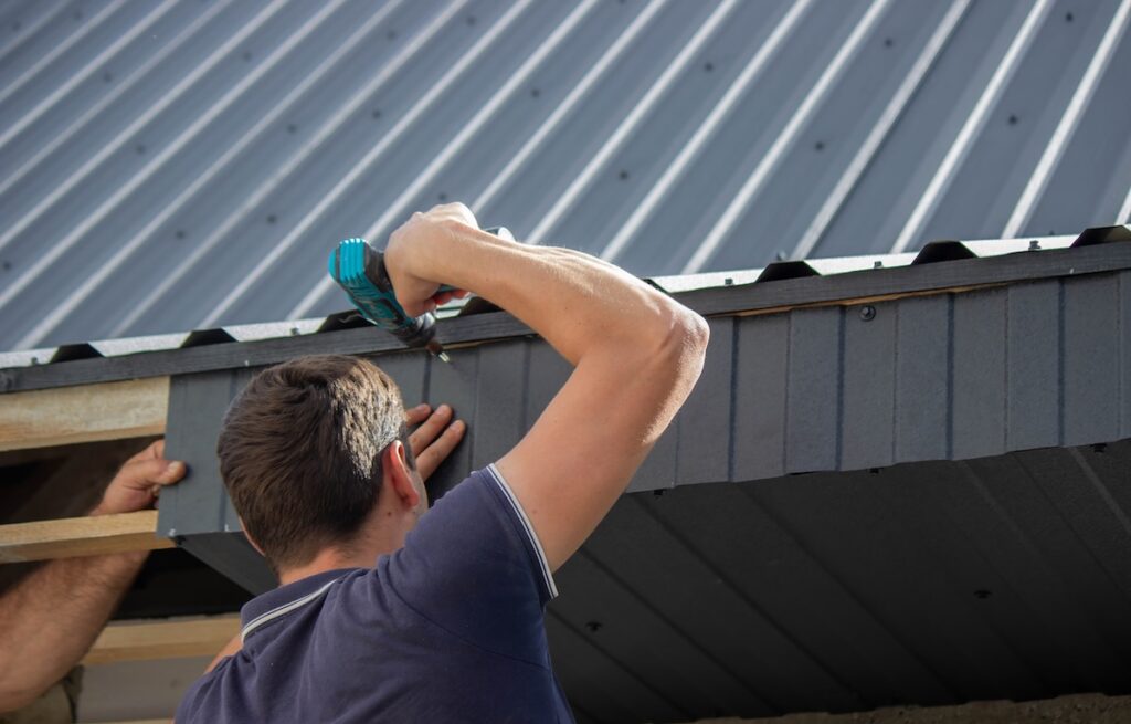 What Are The Challenges Of Metal Roof Repairs In Pembroke Pines During Winter?