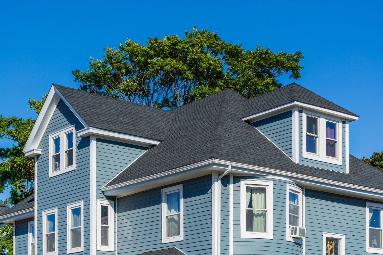 Which Roof Shingles Work Best For Your Climate And How Do You Select The Right Type?