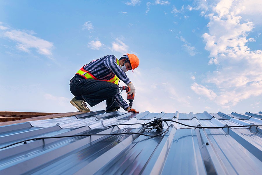 How Can the Right Roofing Contractor Simplify Metal Roof Installation in Jacksonville, FL From Planning to Completion?
