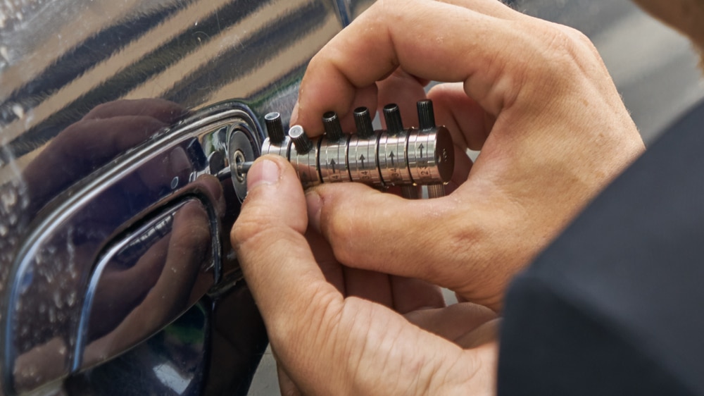 What Situations Make an After-Hours Car Locksmith Service Essential?