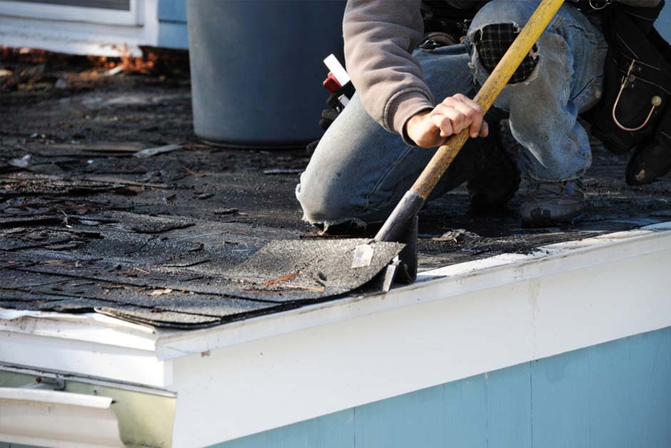 How Can Emergency Roof Leak Repair Services Stop Small Leaks Becoming Major Building Damage?