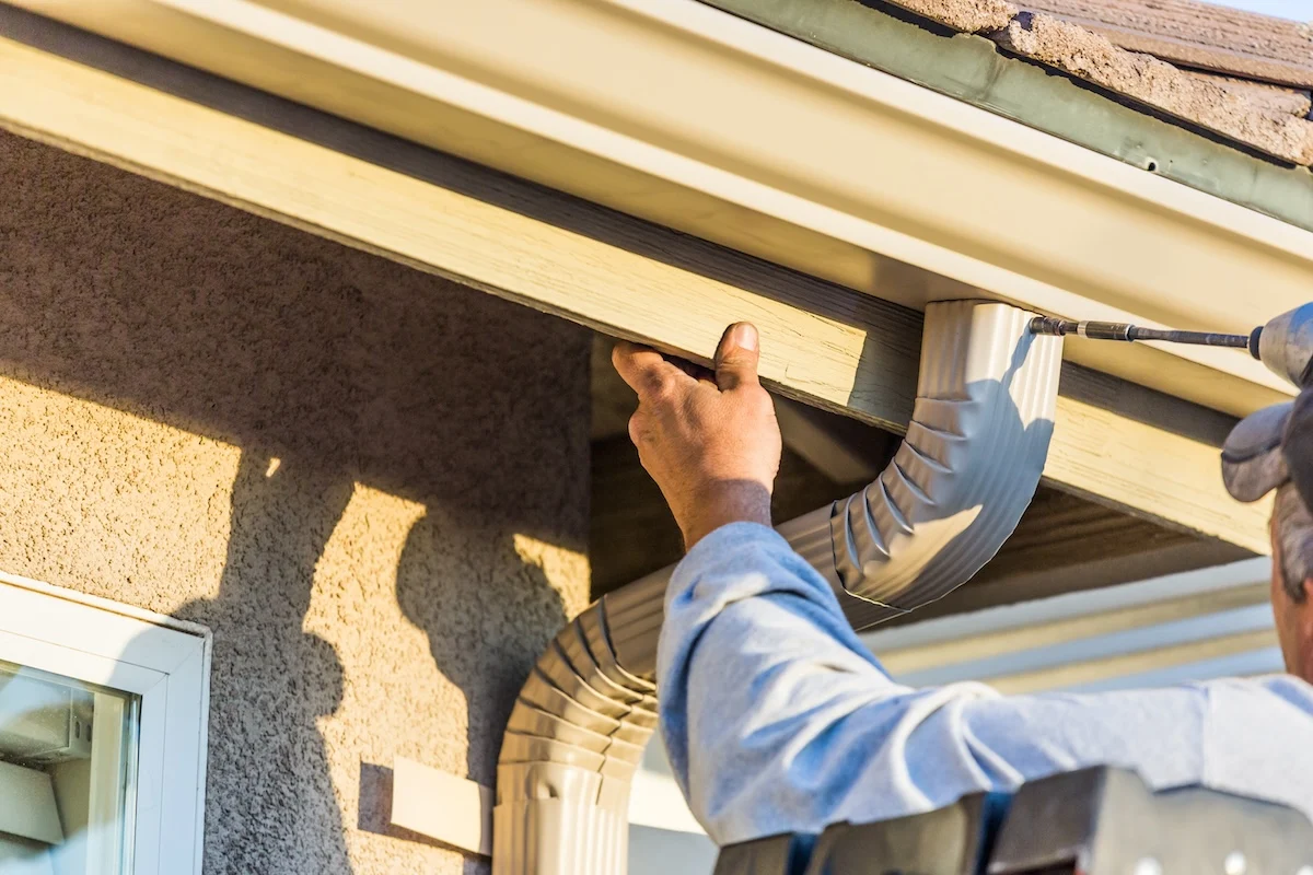What Should Homeowners Know Before Choosing a Gutter Installation Service for Long-Term Protection?